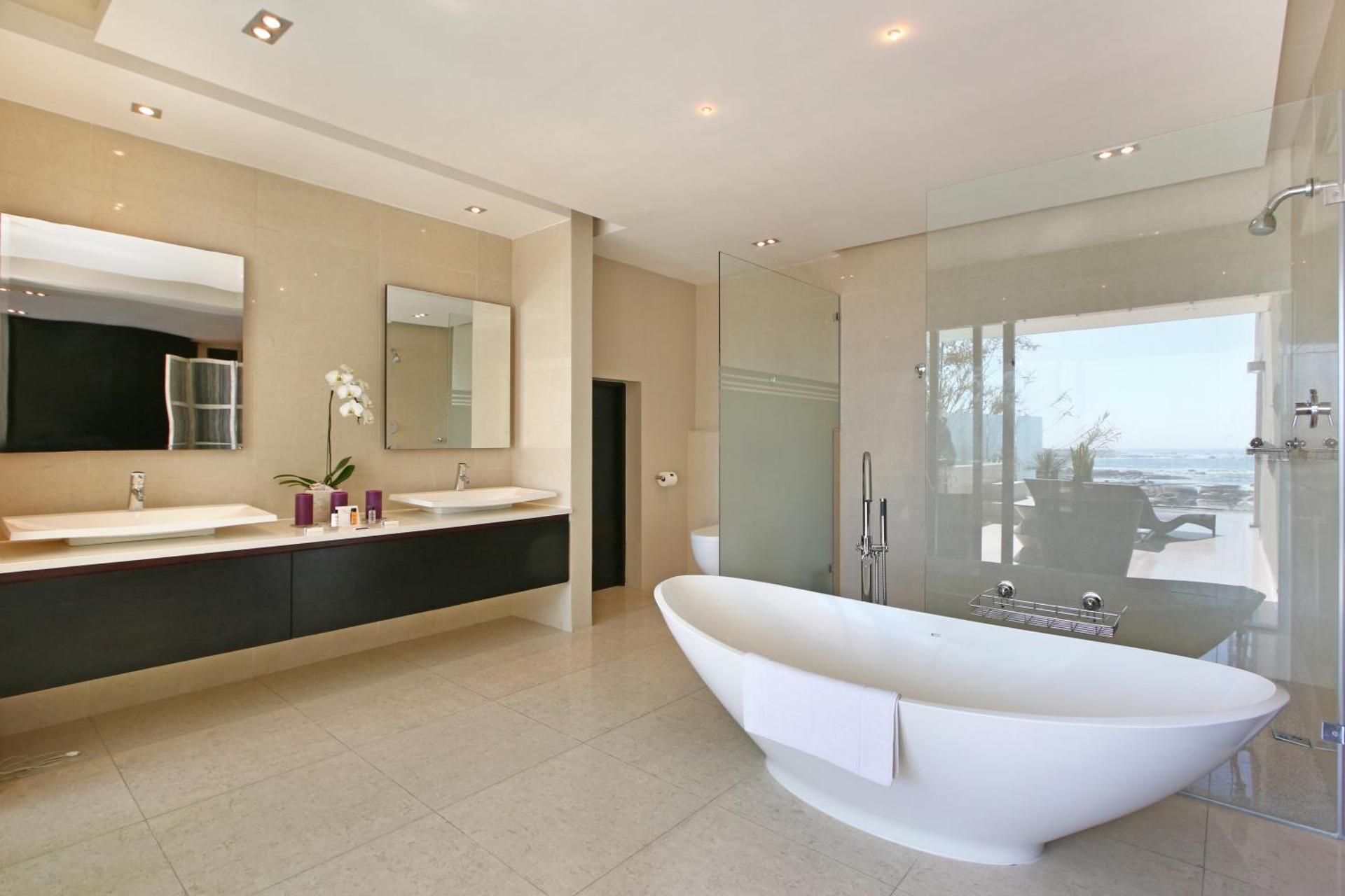 Luxury Pool Suite