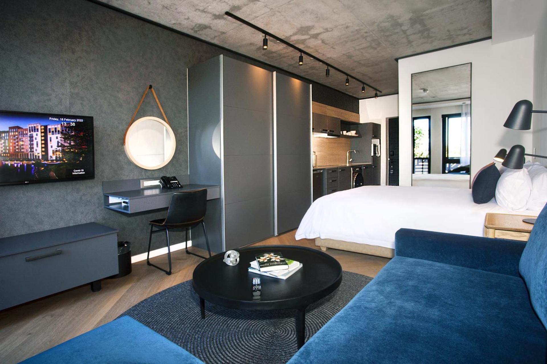 Studio Apartment