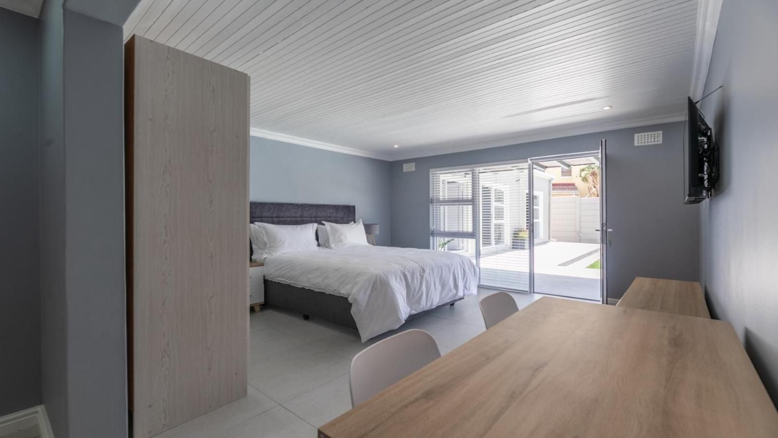 Double Room with Pool View