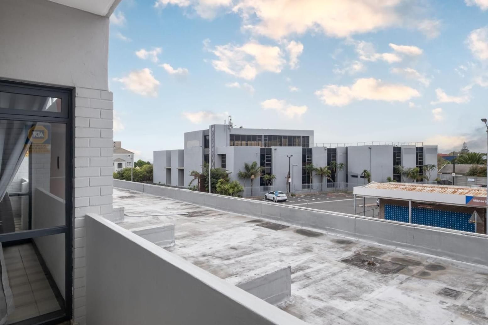 Loxton apartment