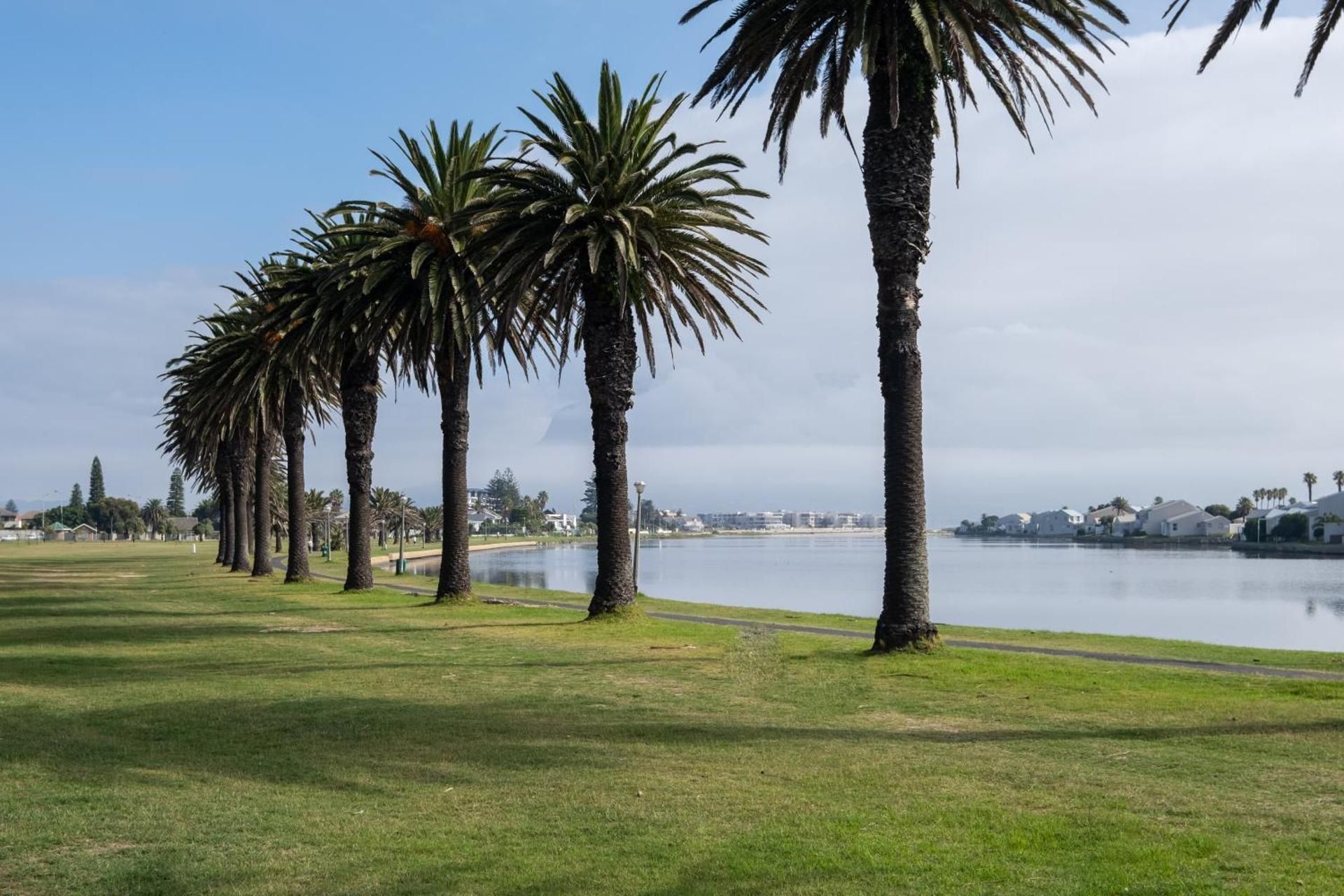 Loxton apartment