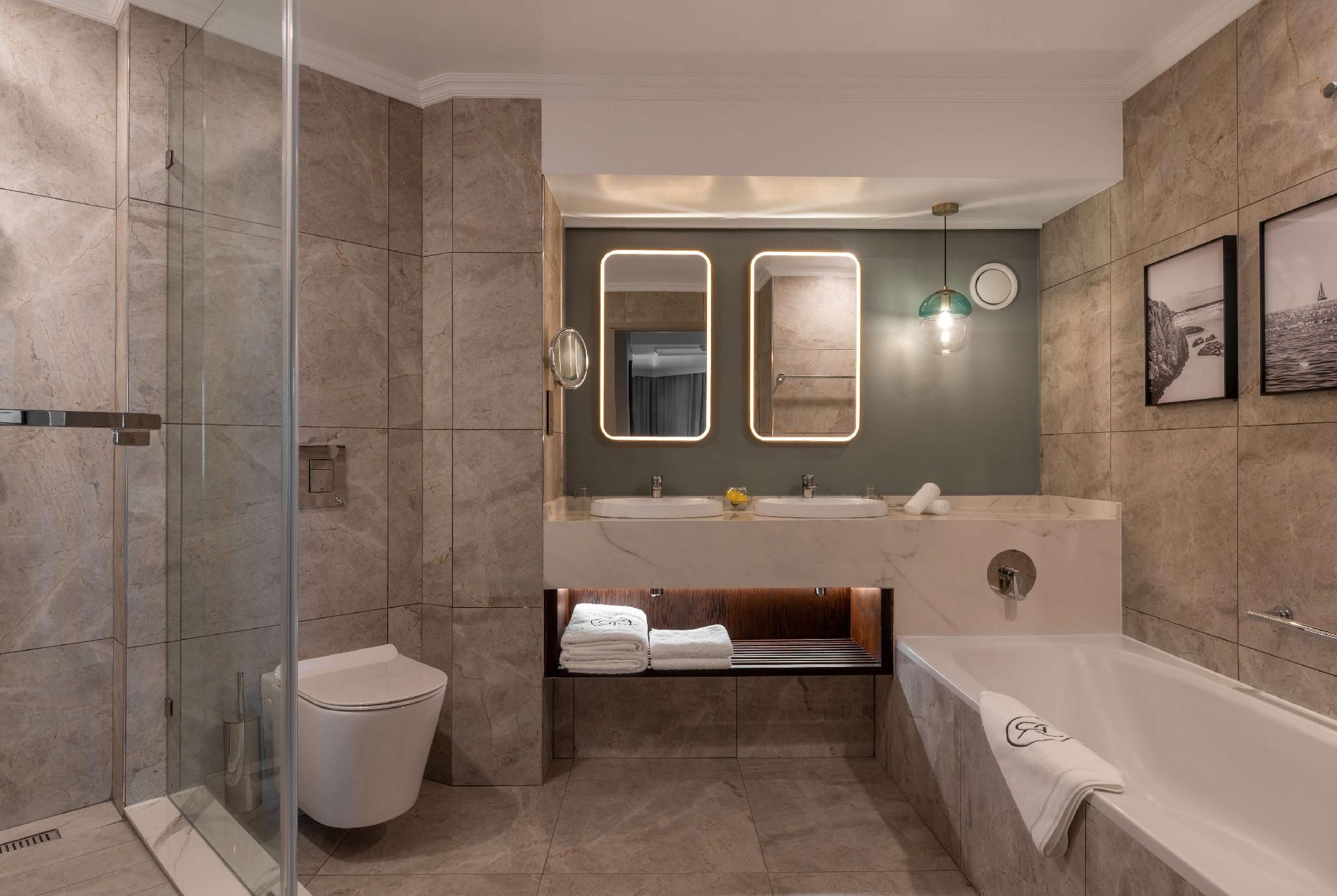 Collection Premium Room-Balcony-Marina V