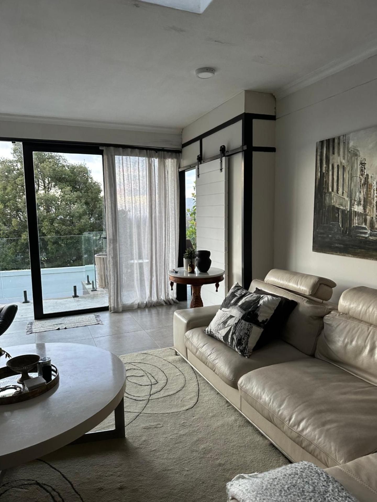 Constantia View Apartments- Luxury Self Catering Family Two-Bedroom Apartment with View 3