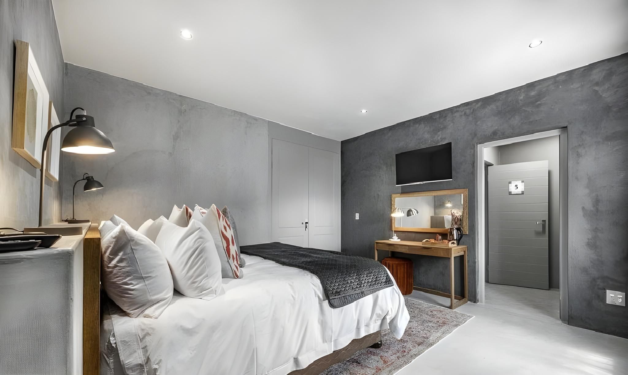 Deluxe Double Room with Bathtub