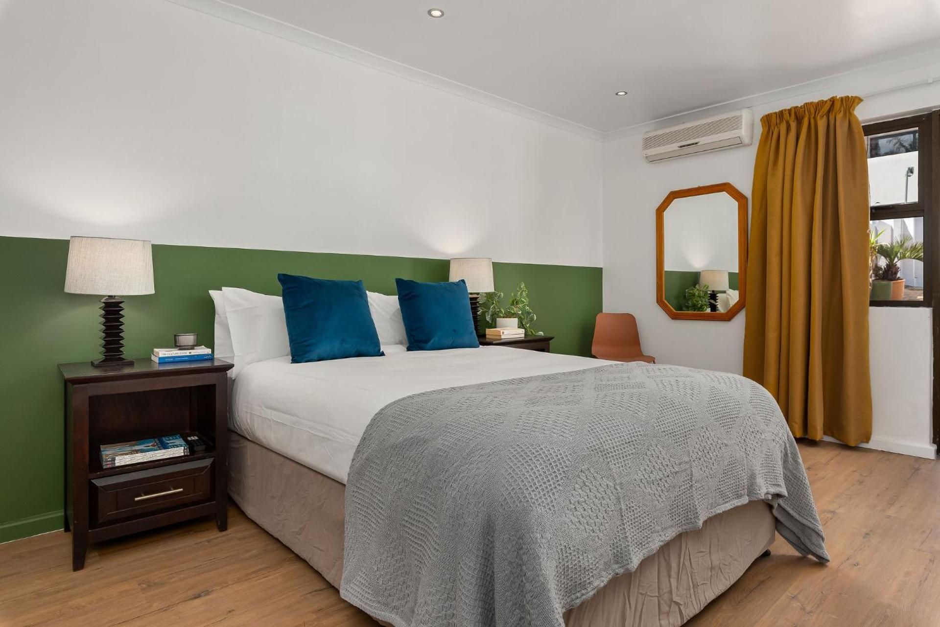 Deluxe Queen Room