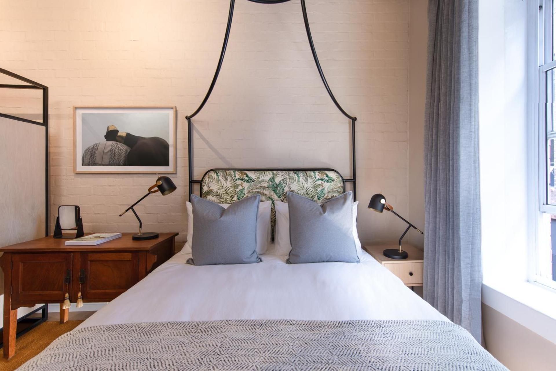 Deluxe Queen Room with Shower