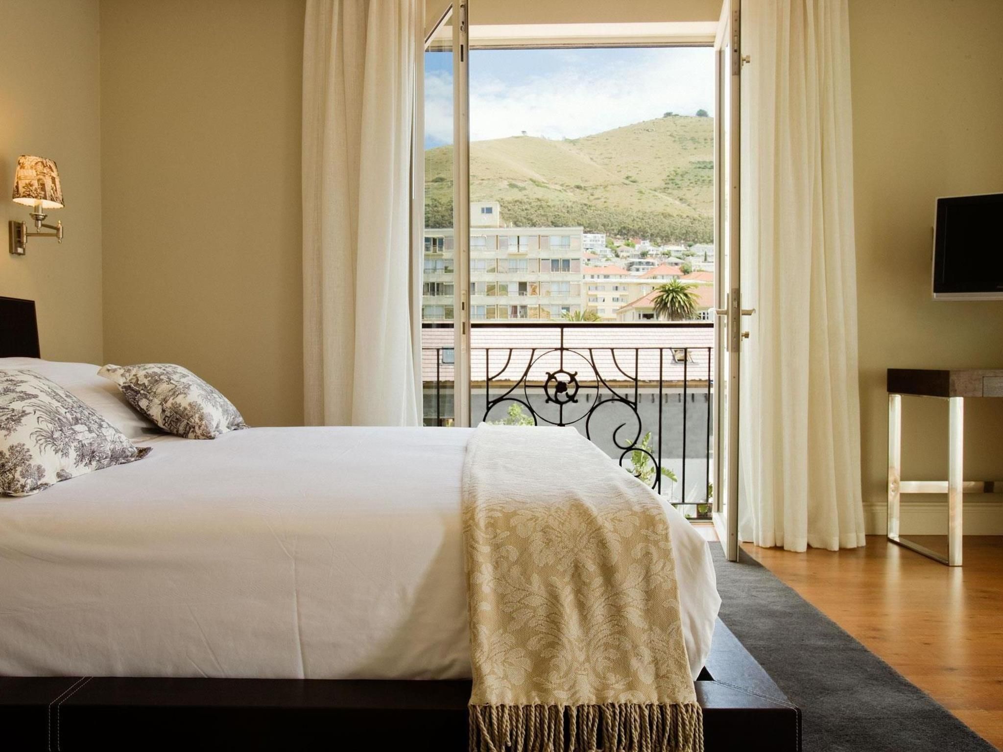 Deluxe 1 Bedroom Suite