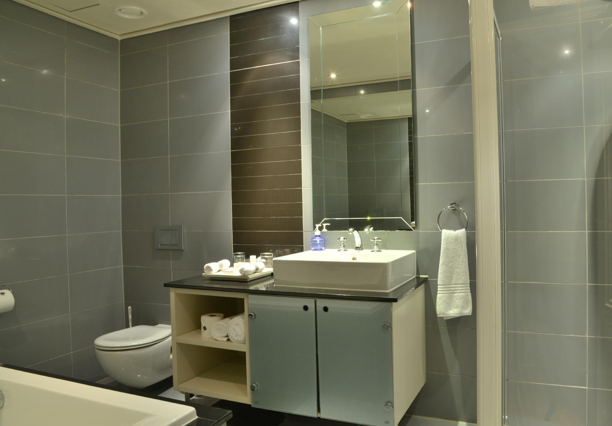 2 Bedroom Business Suite