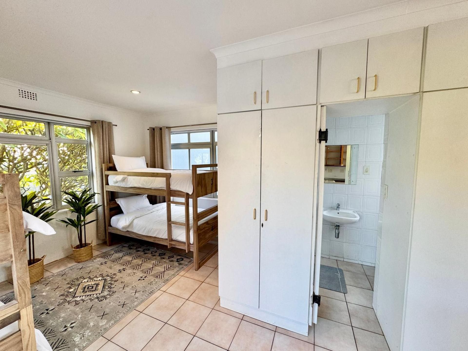 Bed in 4-Bed Mixed Dormitory Room