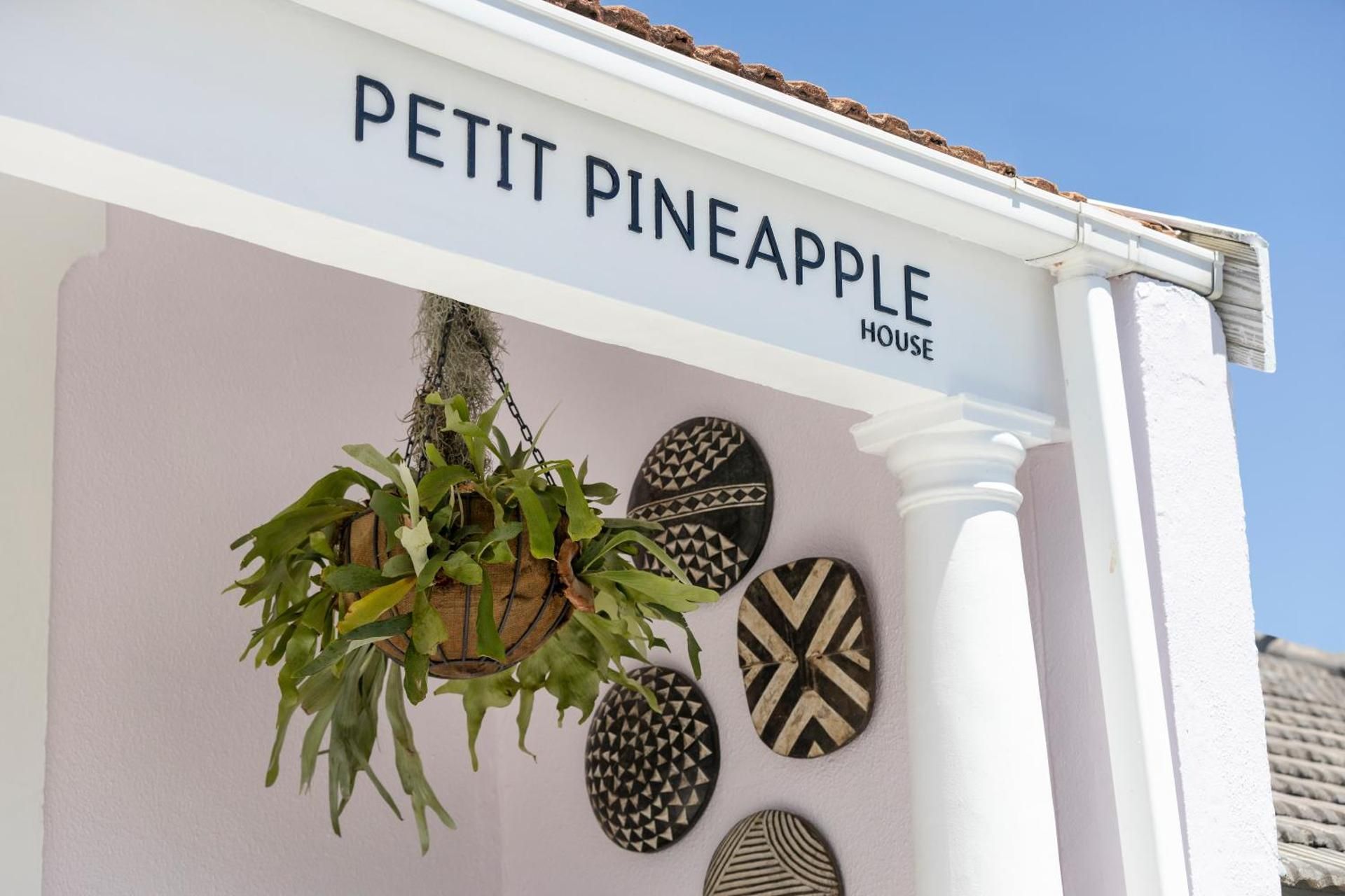 Petit Pineapple House
