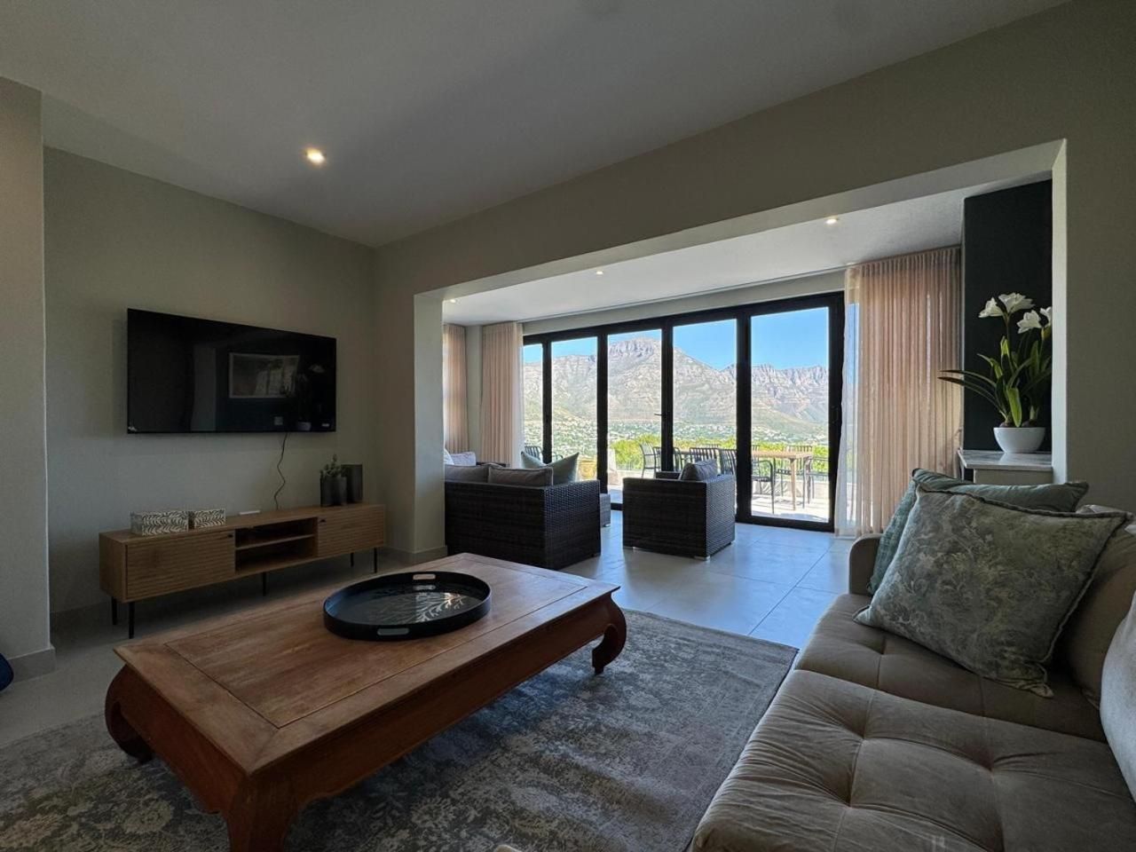Four-Bedroom Holiday Home