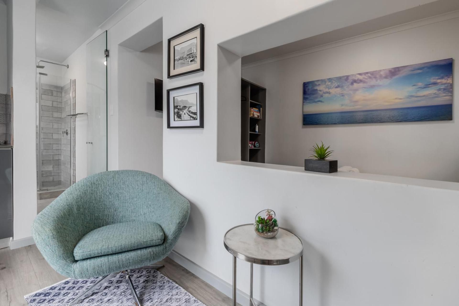 One-Bedroom Apartment with Balcony