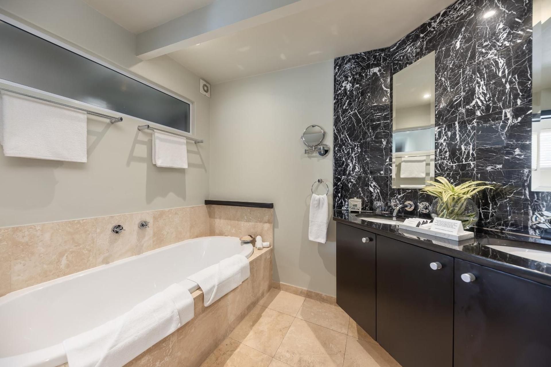 O on Kloof Boutique Hotel Standard Suite Double Or Twin Sea View 2