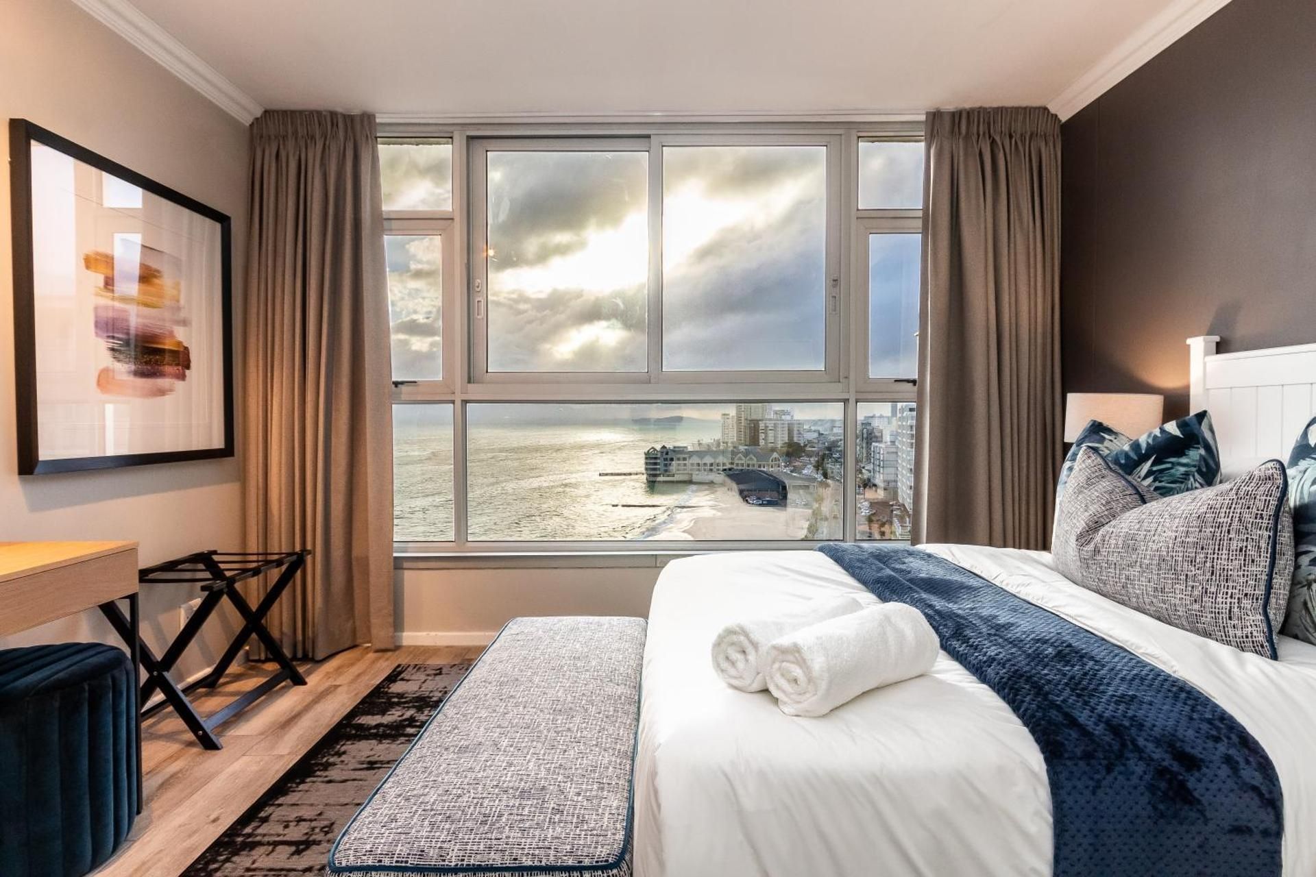 Ashley on Beach Strand Two-Bedroom Apartment with Sea View