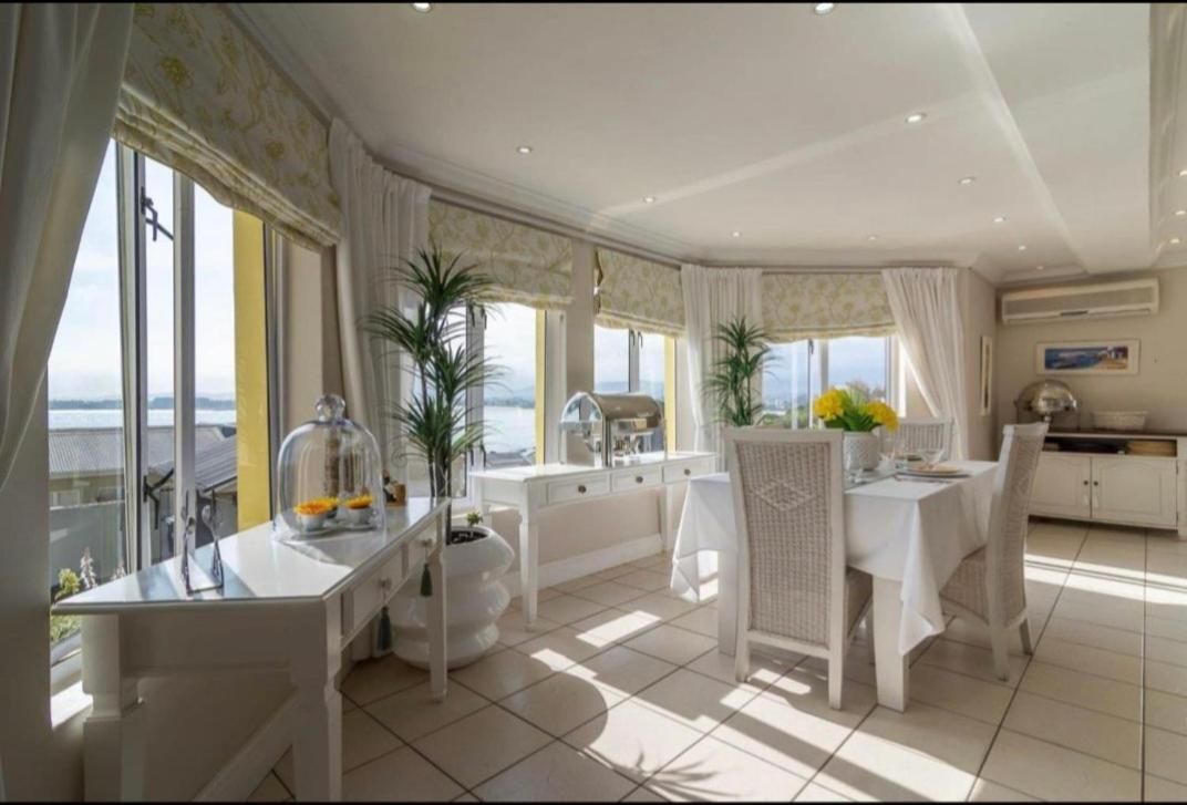 Gordon's Beach Lodge