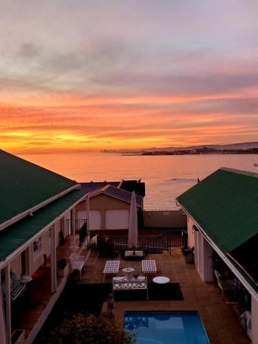 Gordon's Beach Lodge