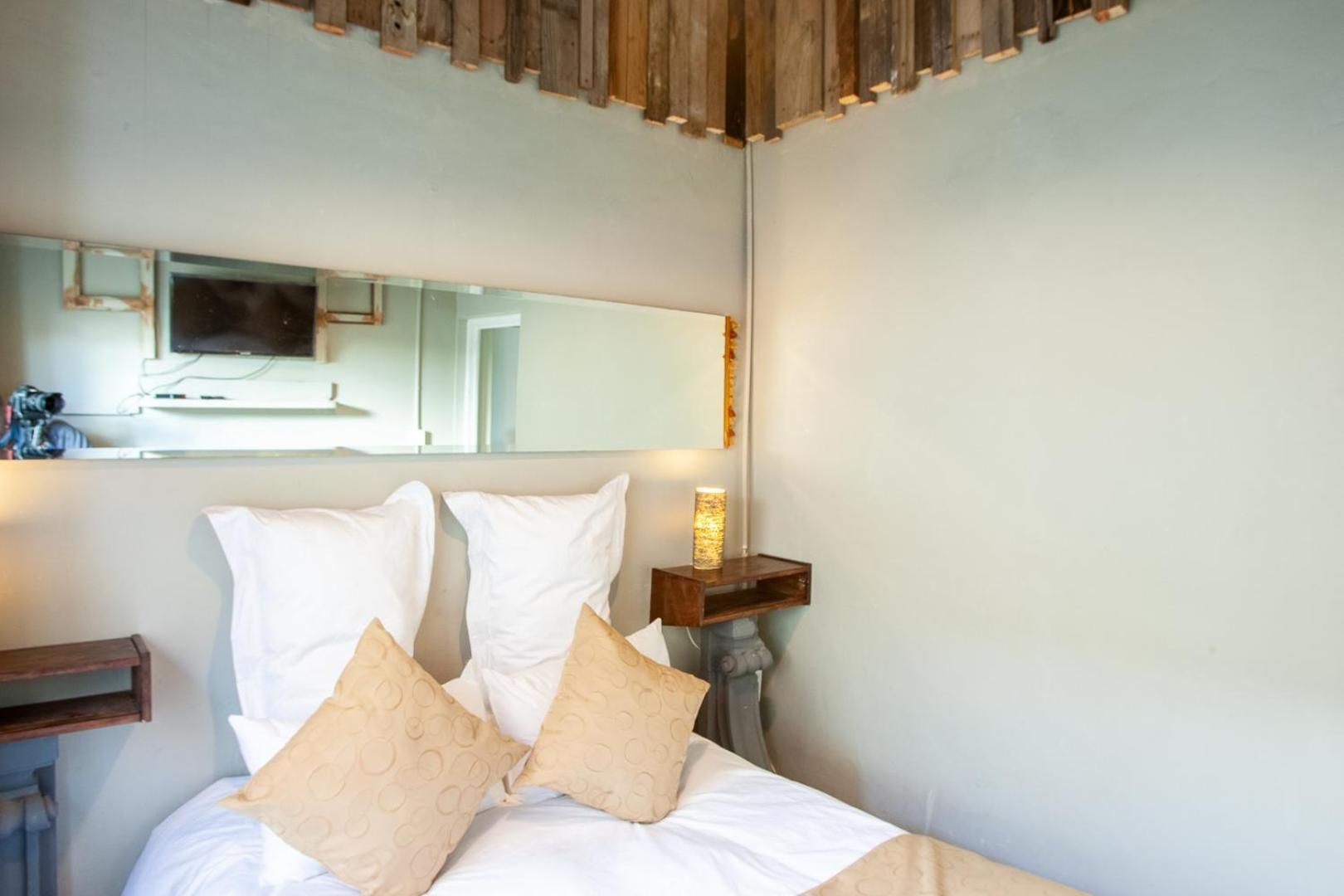 Bedrock Guest Studios Small Double Room 2