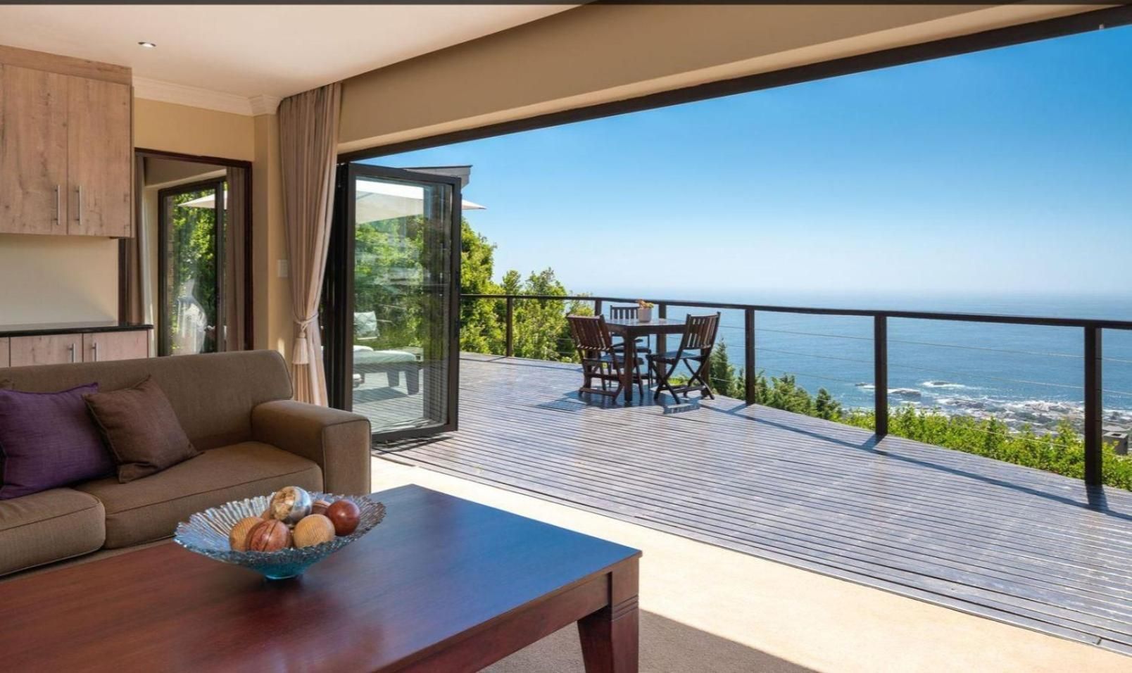 Luxury Apartment with Sea View and Terrace