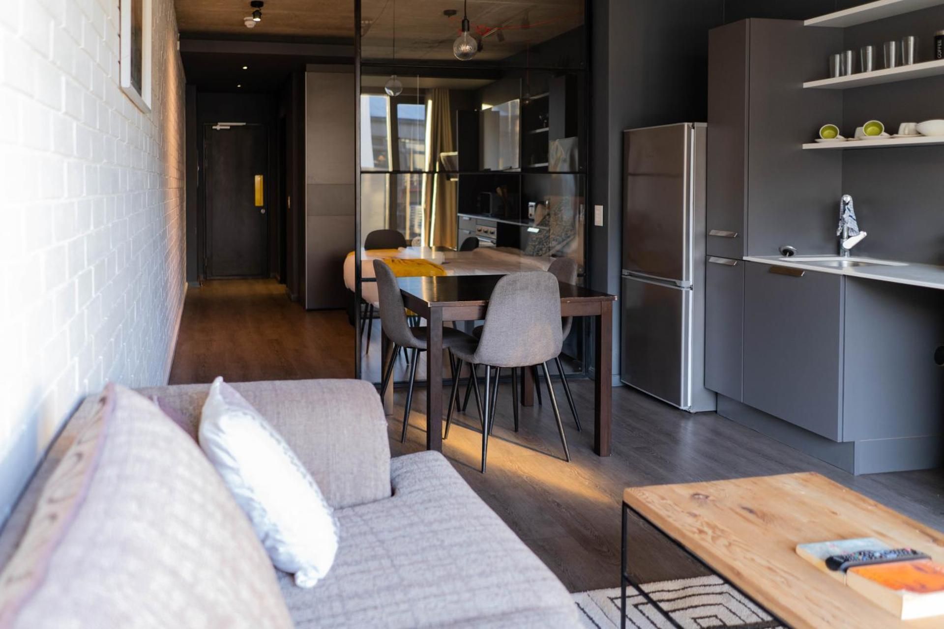 Wex1 Style living Queen Studio 2