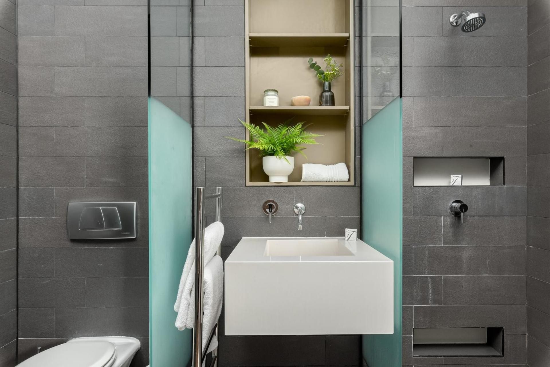 Neighbourgood Cape Quarter Living Standard condo 3 bedroom