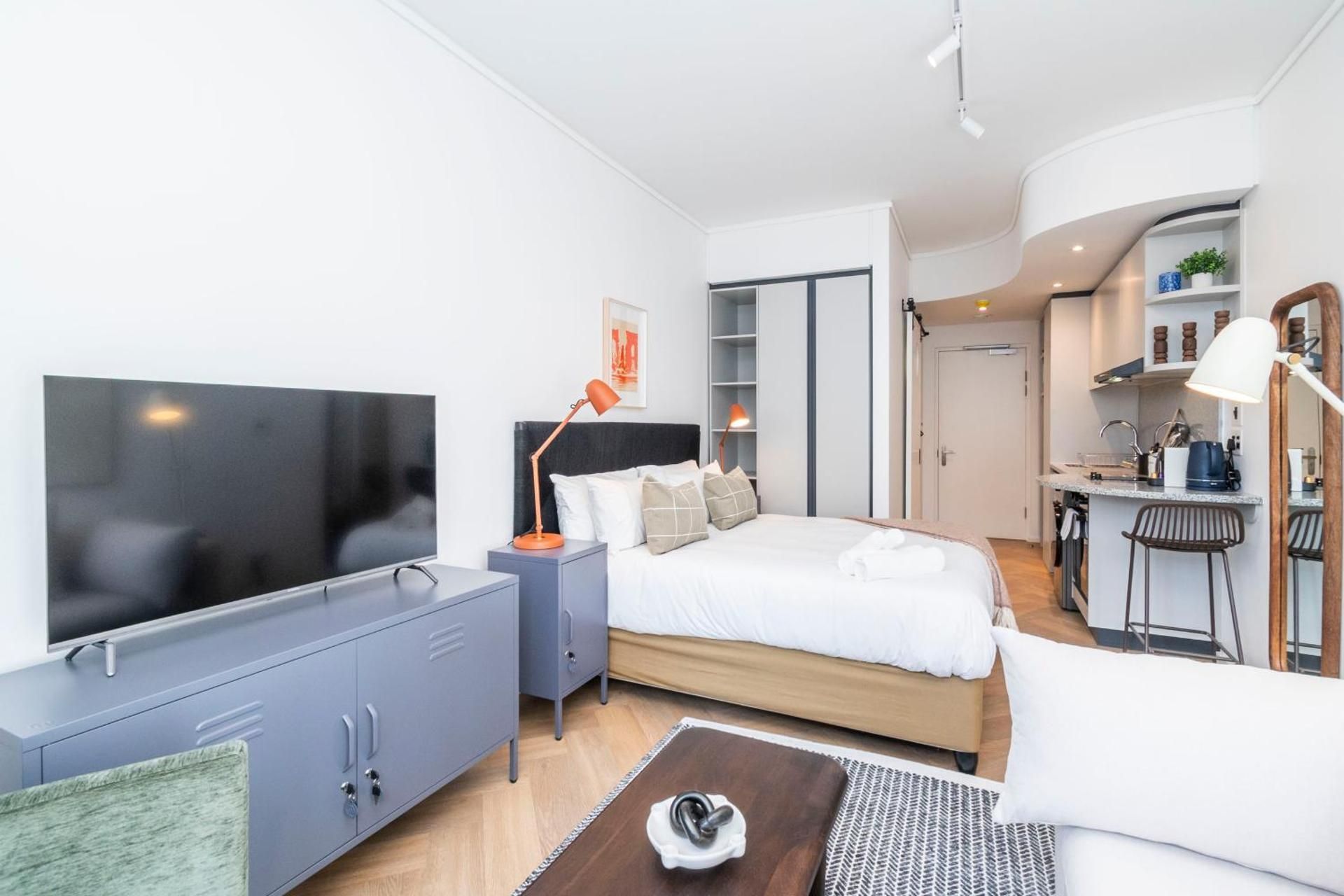 Studio Apartment