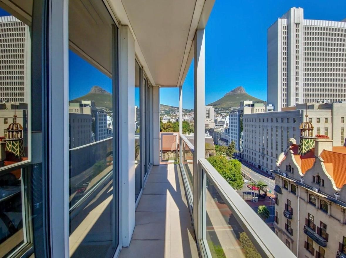 Taj Hotel Cape Town - Taj Residence suite ,let out privately One-Bedroom Apartment with Balcony and Mountain View  