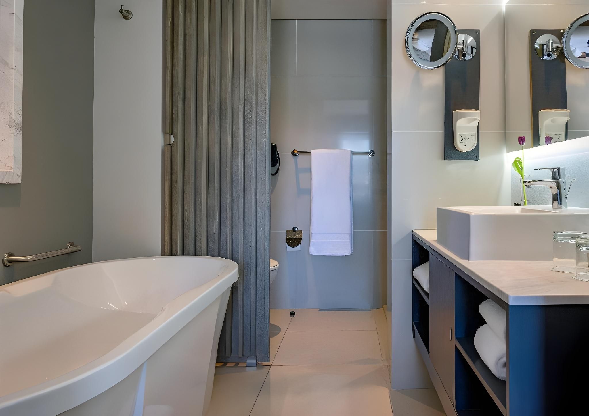 Hyatt Regency Cape Town Family Room 3