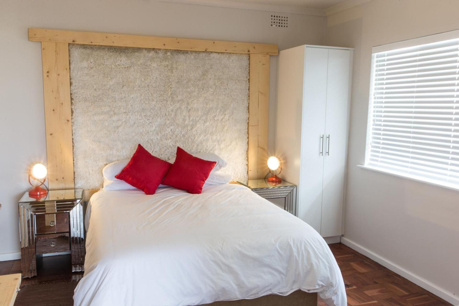 Deluxe Apartment (Upper Floor)