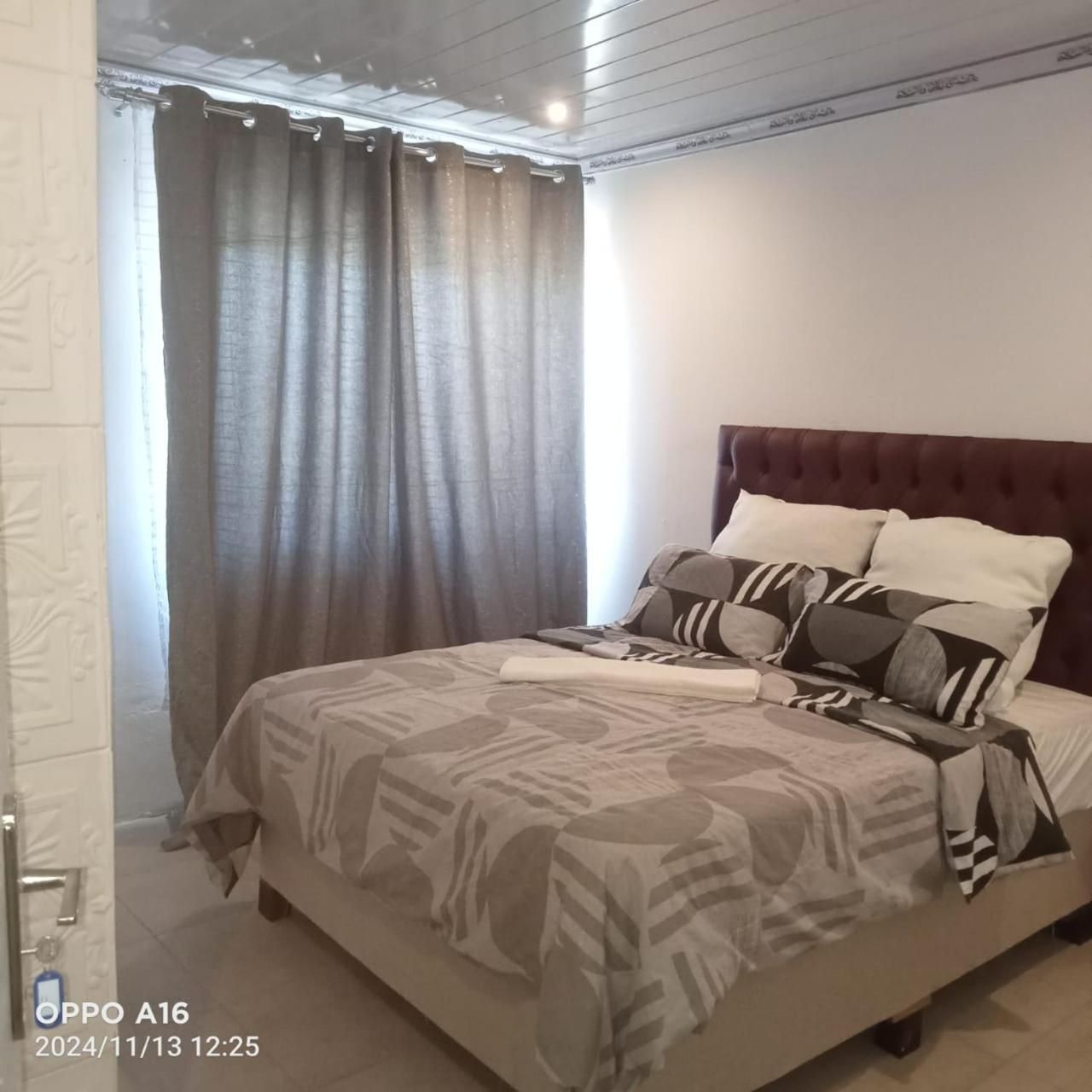 Deluxe Double Room (2 Adults + 1 Child)