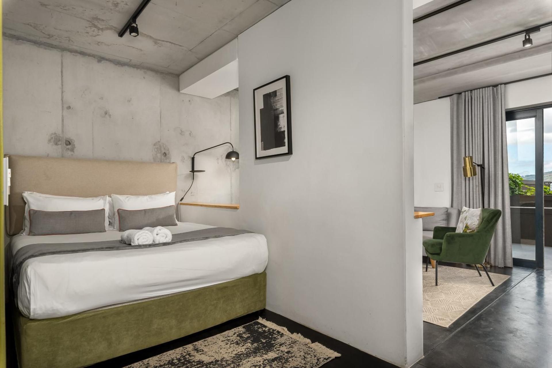 One-Bedroom Apartment with Balcony