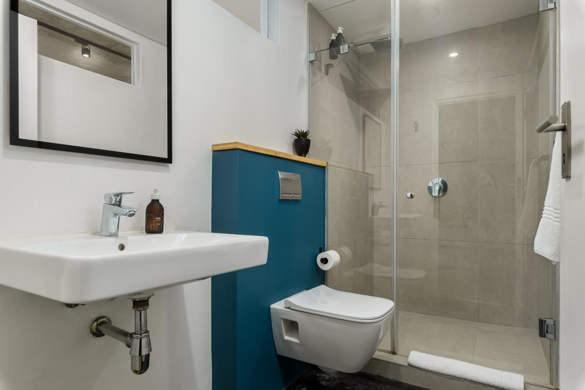 One-Bedroom Deluxe Apartment