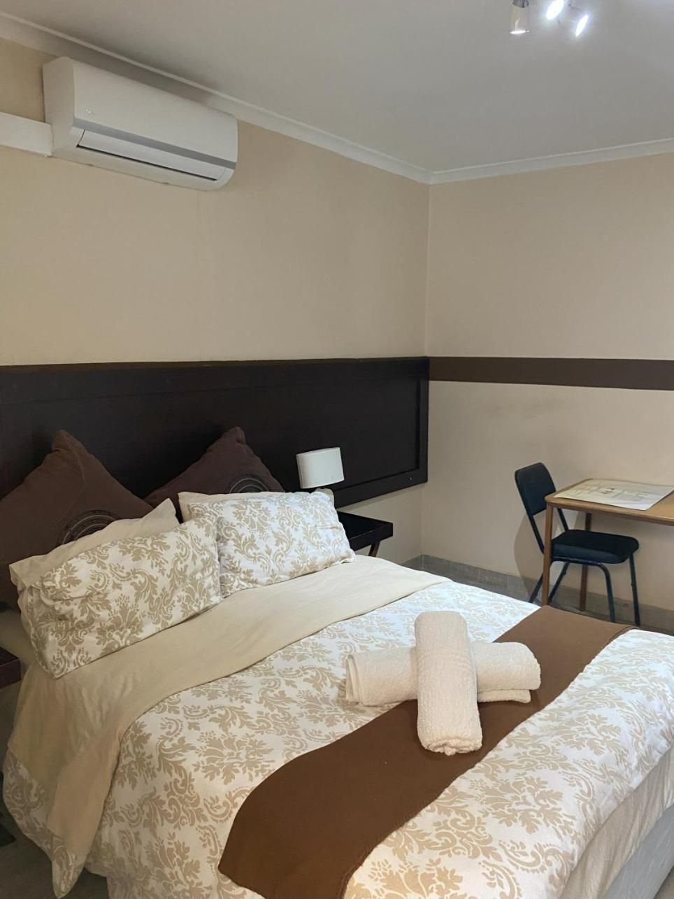 Delash Pine Villa Deluxe Double or Twin Room 3