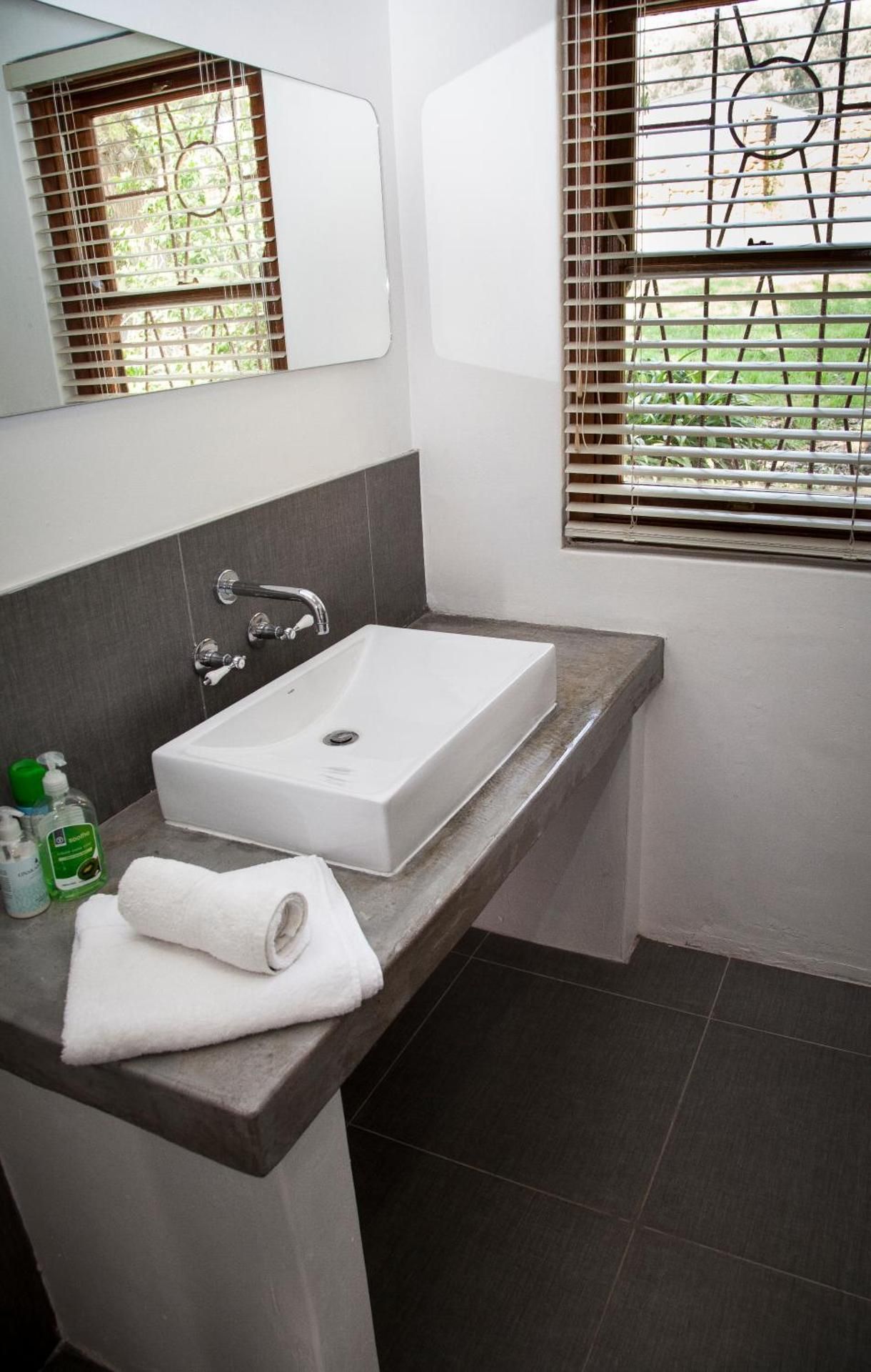Apartment with Shower