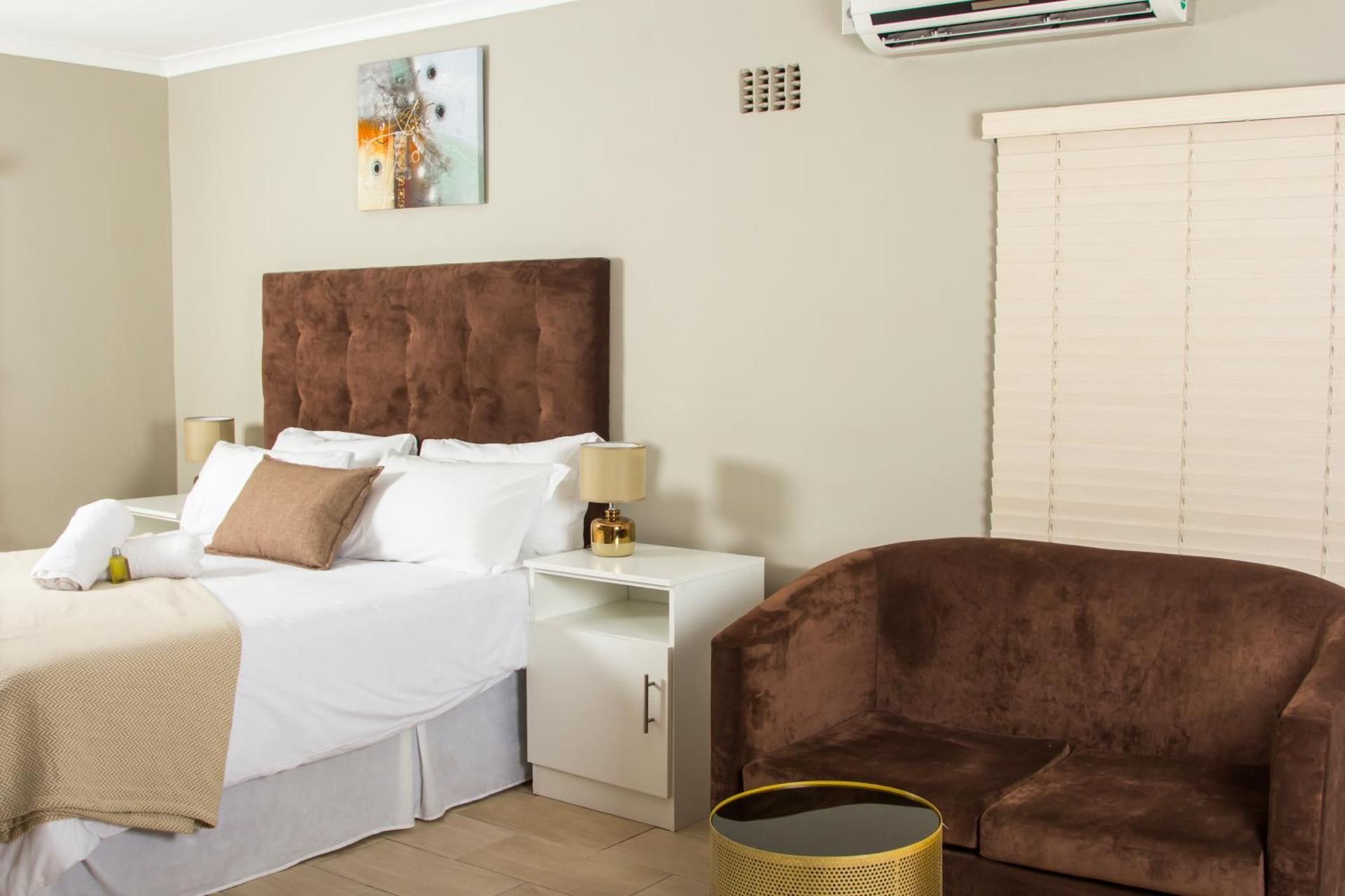 Deluxe Queen Suite