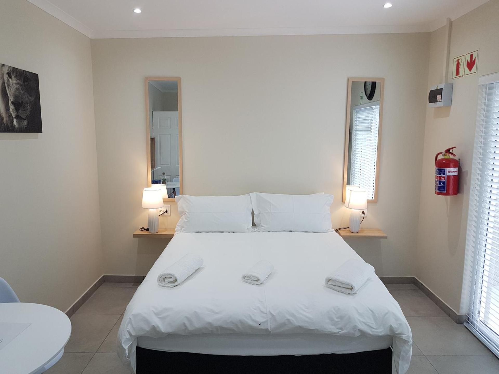 Queen Room with Garden View