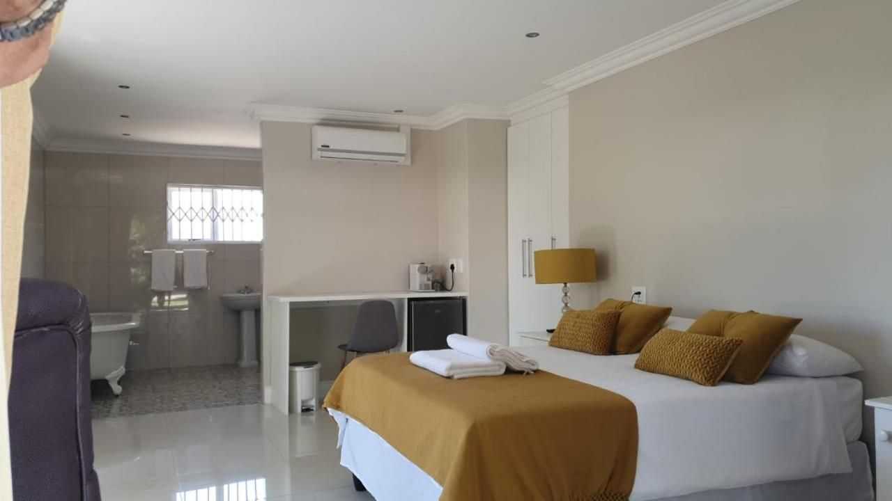 Luxury Queen Room