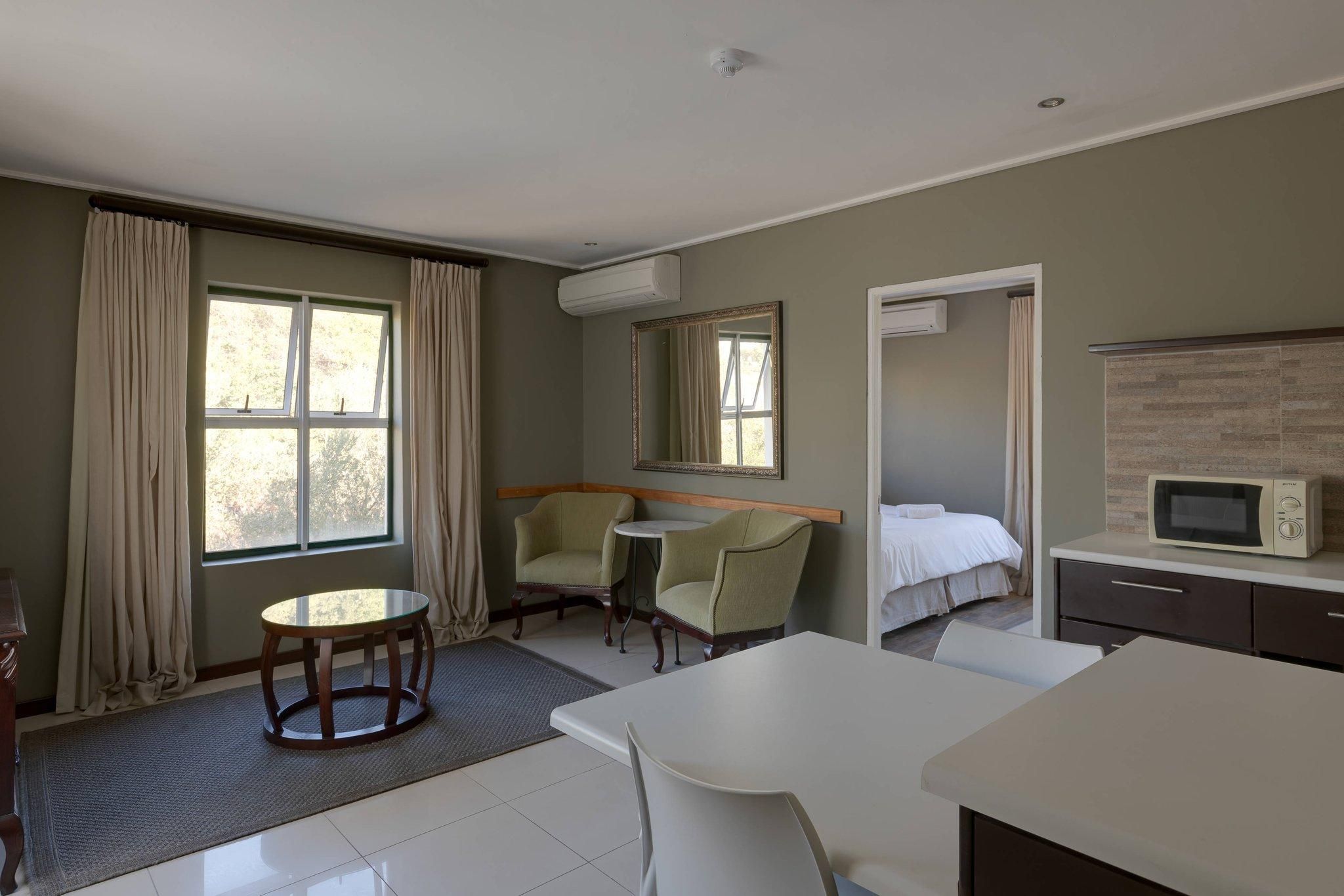 Semi Self Catering, 1 Bedroom Apartment, 1 Queen