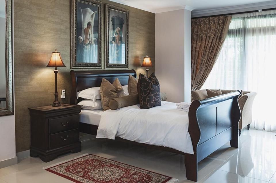 Honeymoon Suite