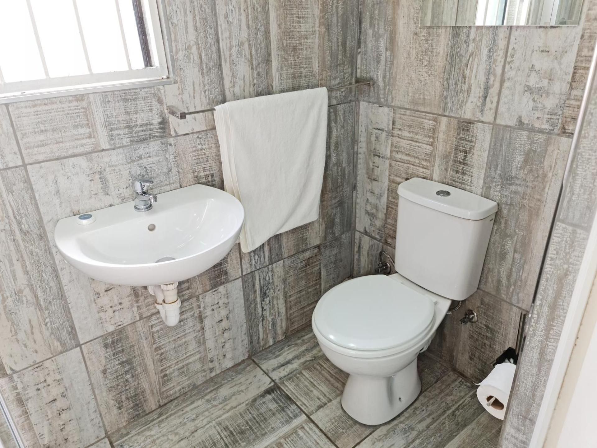 Deluxe Double Room (2 Adults + 1 Child)