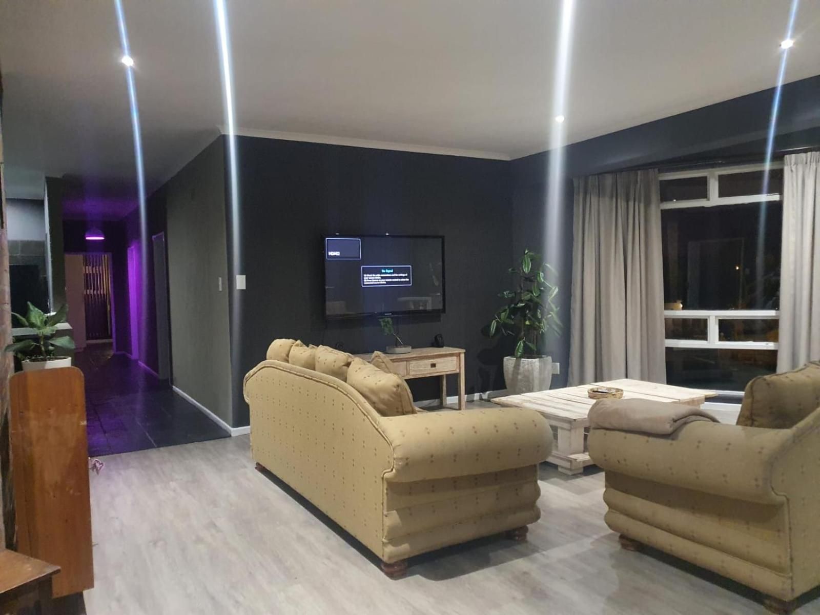 Three-Bedroom Apartment with Balcony