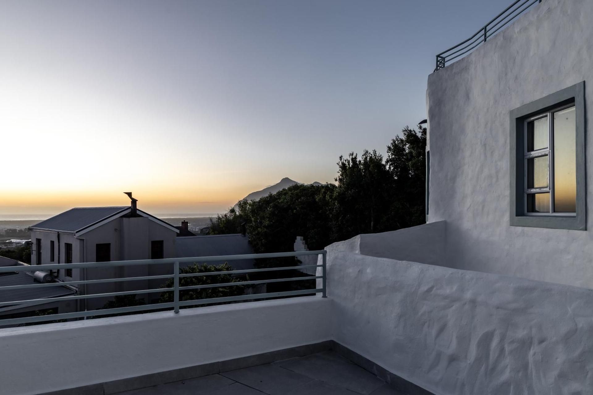 Deluxe Suite with Sea View