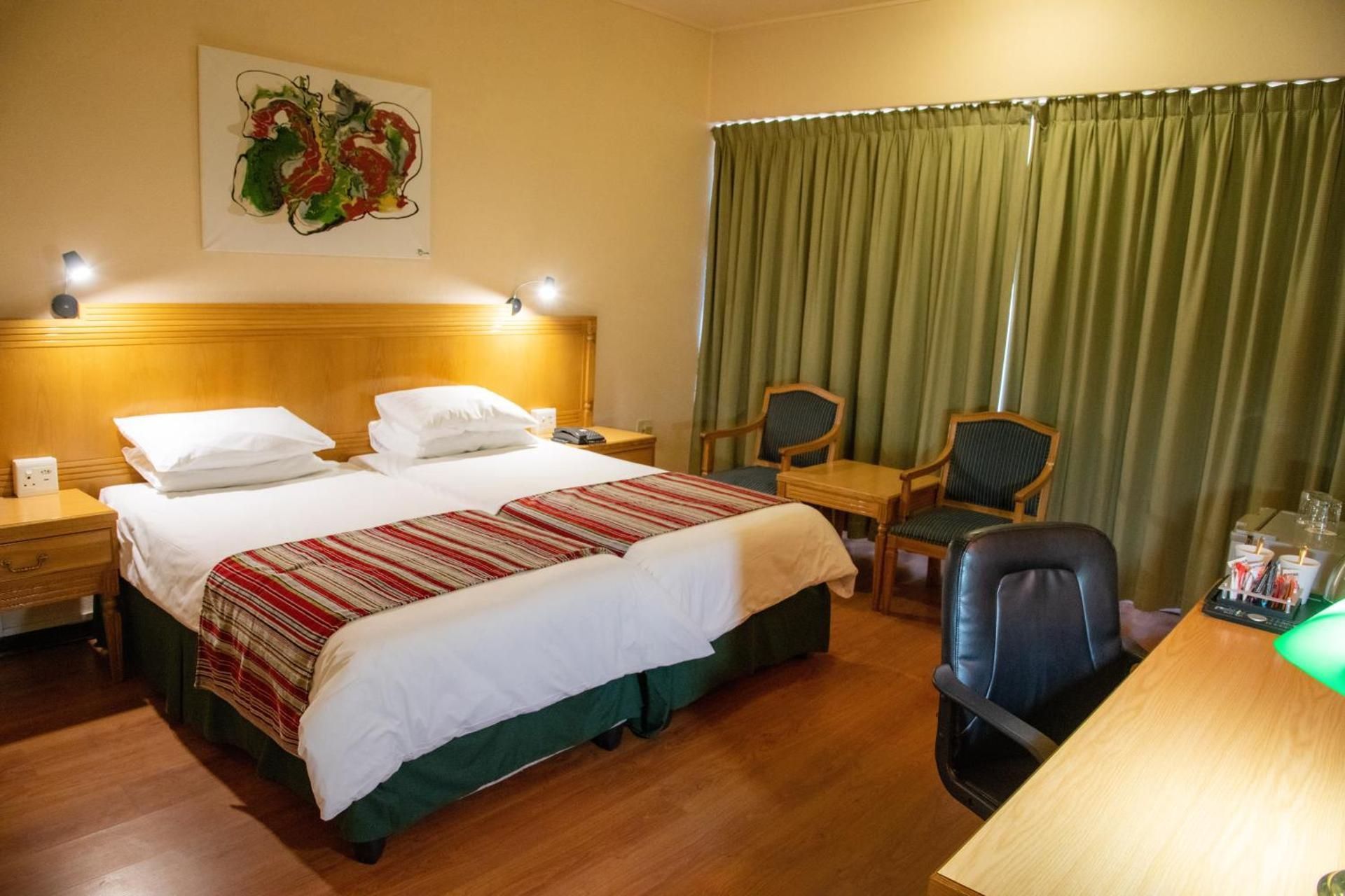 BON Hotel Bloemfontein Central Standard Twin Room 2