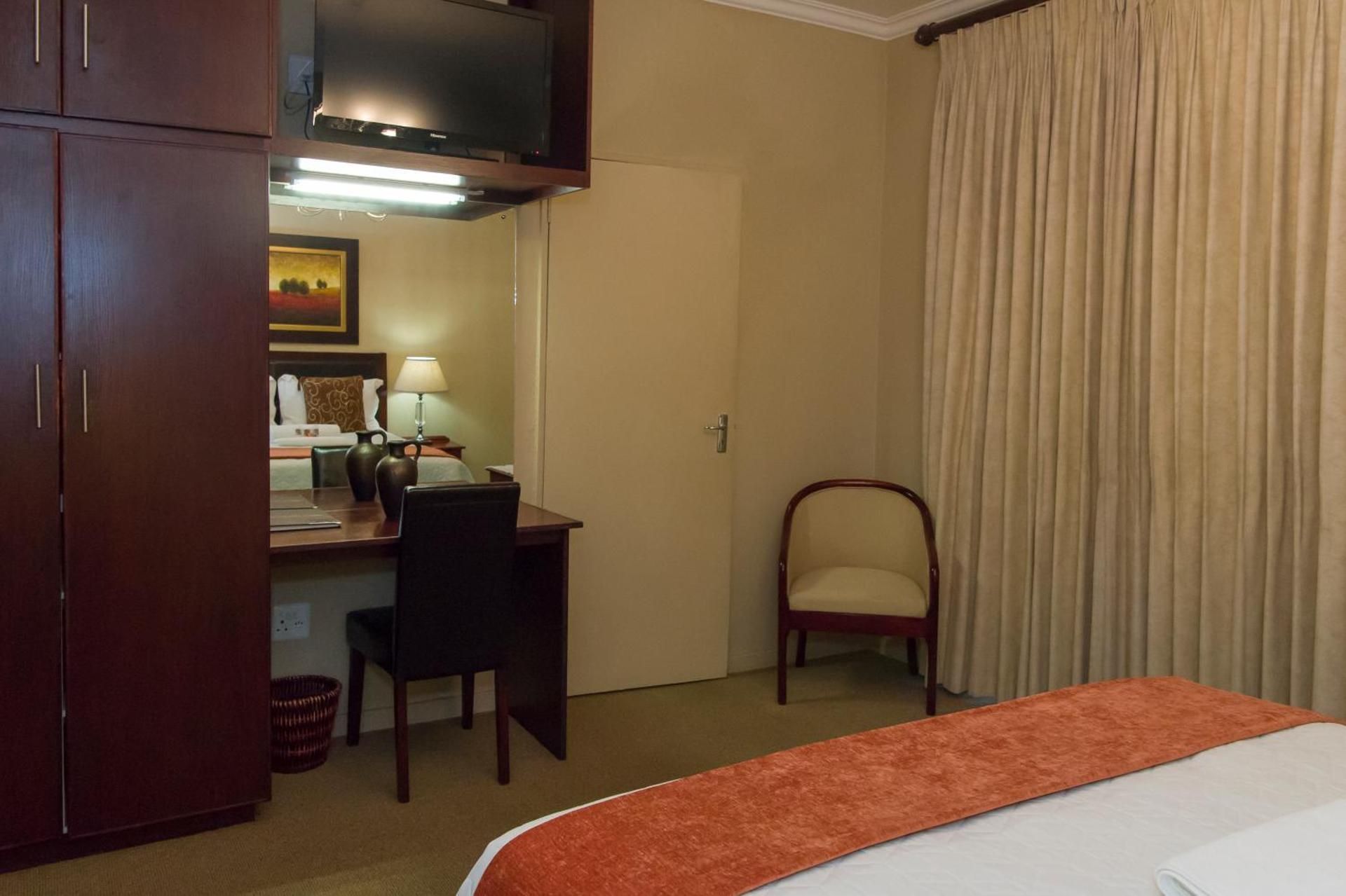 Double Room with Garden Access - Room 2
