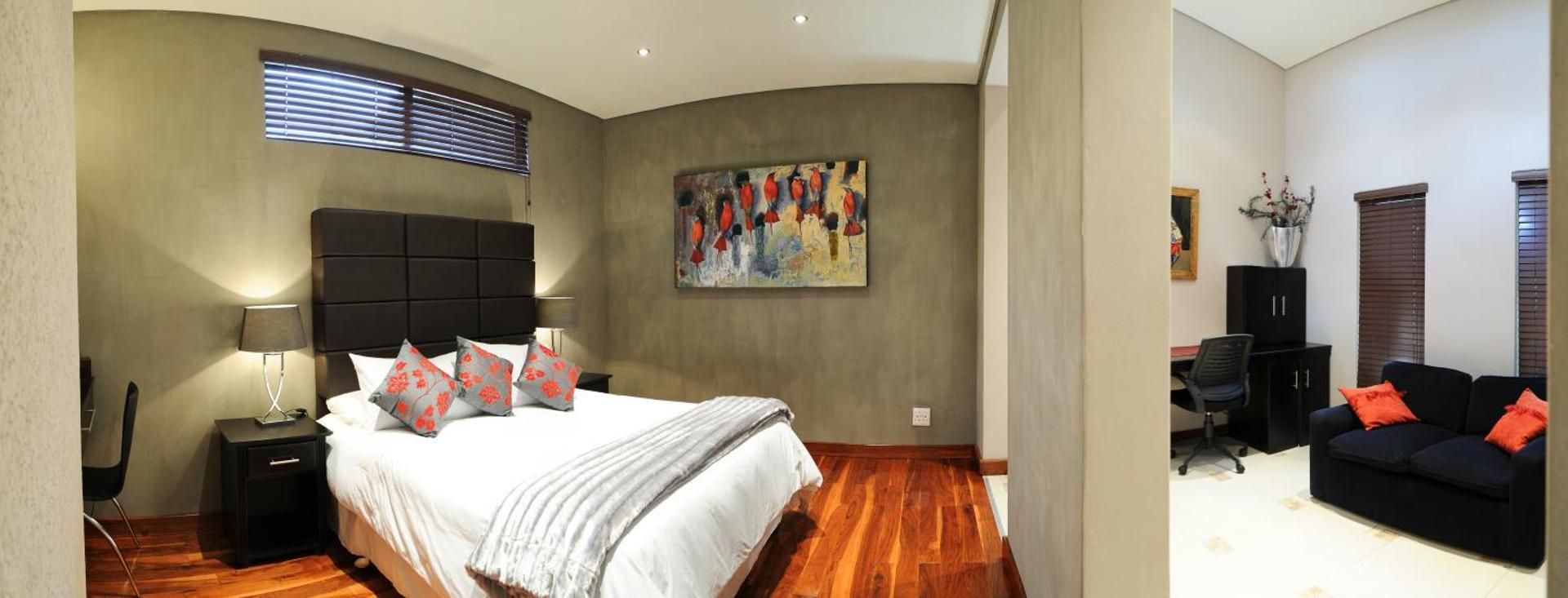 Luxury Queen Room