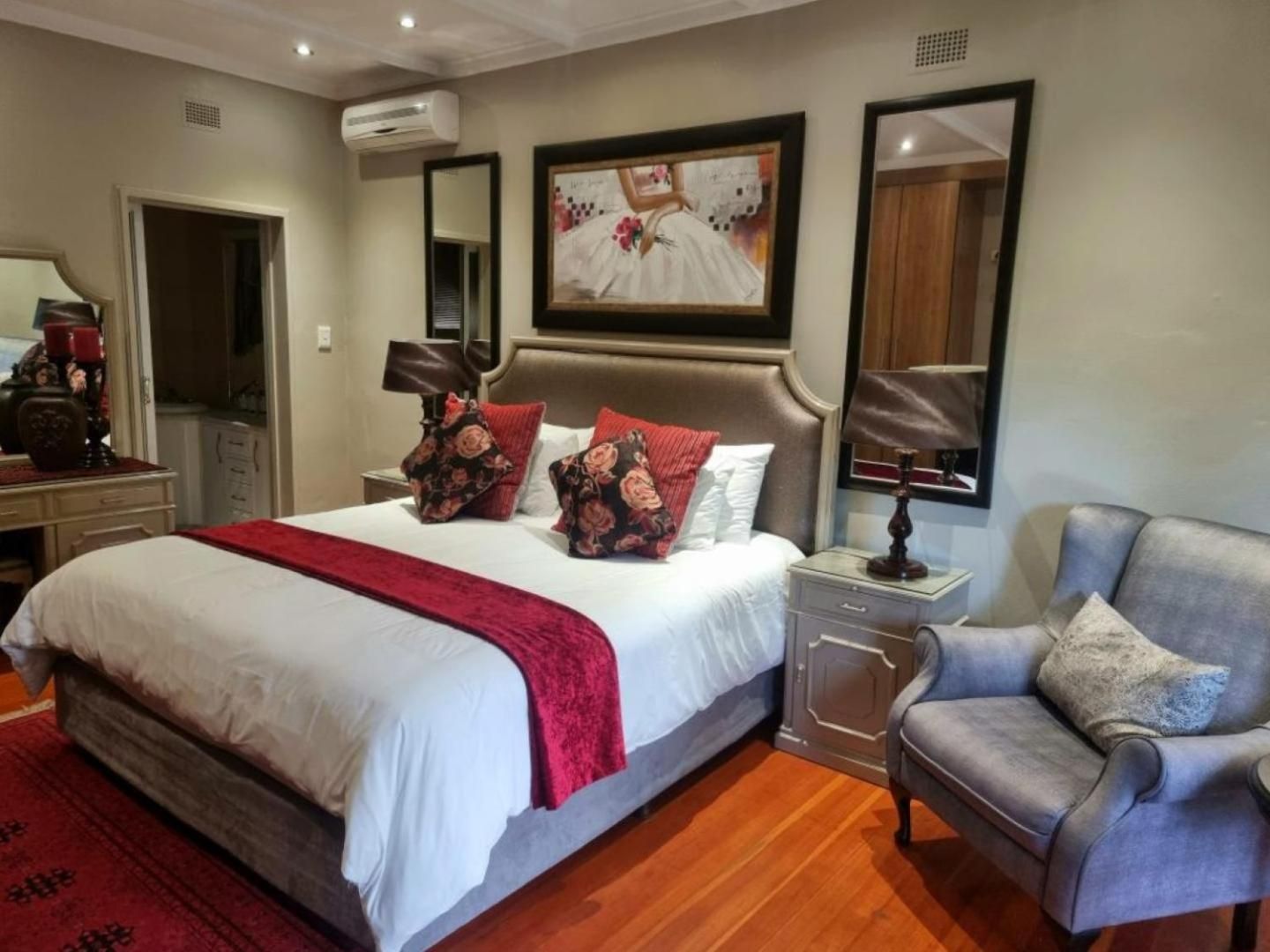 King Studio with Sofa Bed