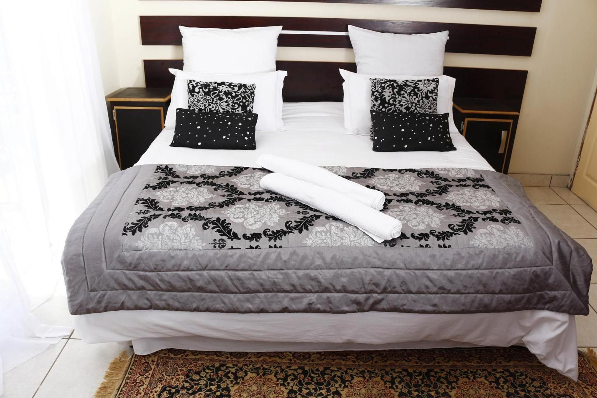Double or Twin Room with Bathroom