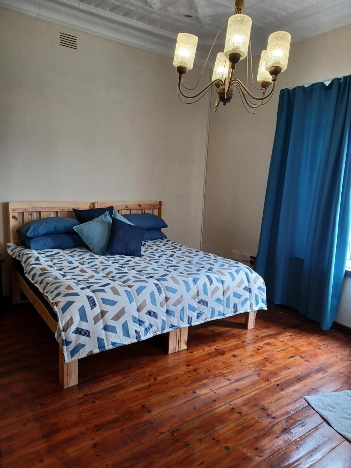 Deluxe One-Bedroom Apartment