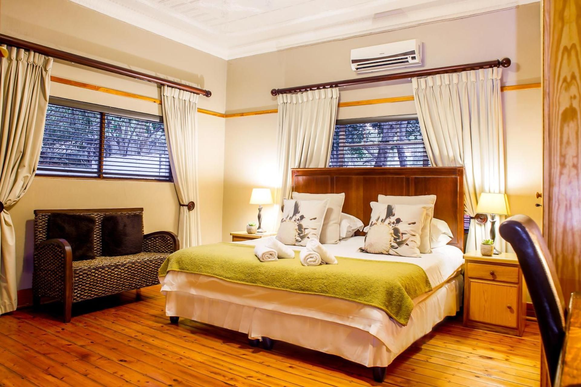 Standard Queen Room