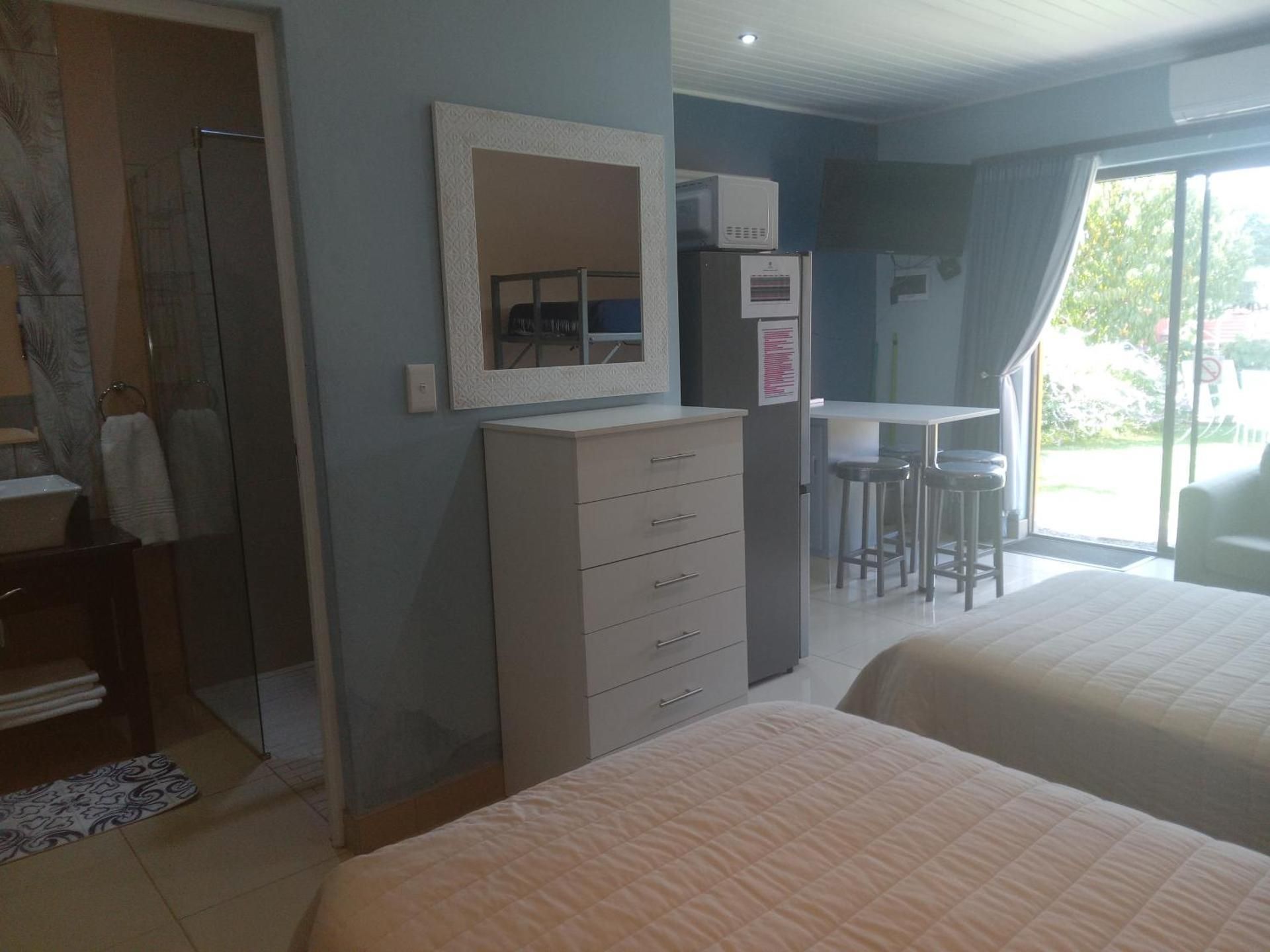 Family Room with Garden View