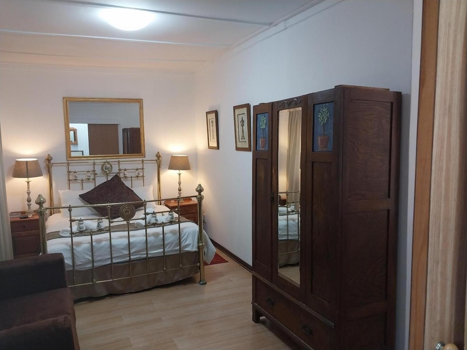 Luxury Queen Room